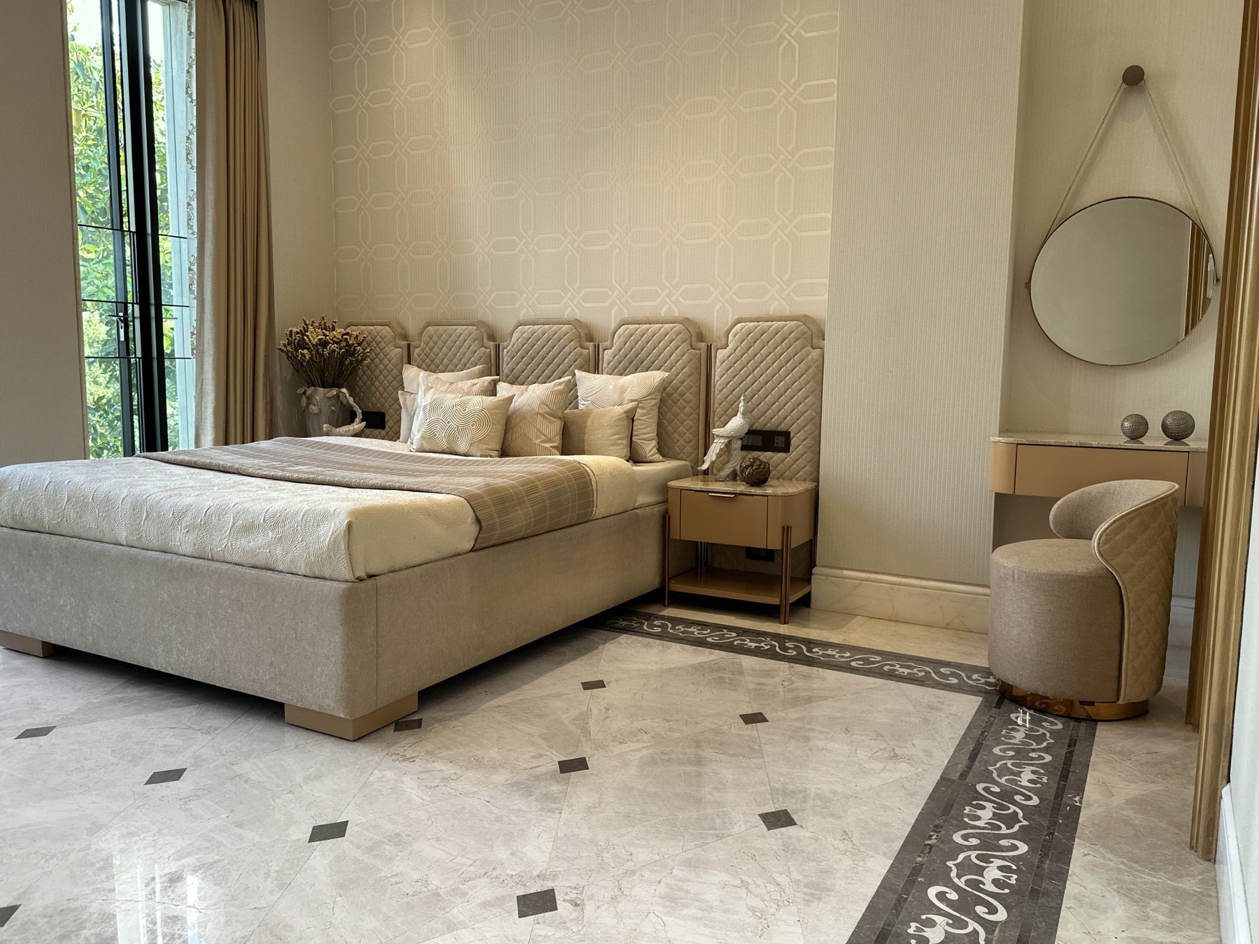 Custom luxury furniture guide by Minnoli